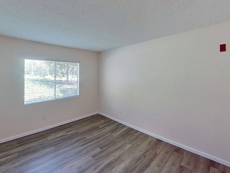 Wexford Manor Apartments — Photo 14