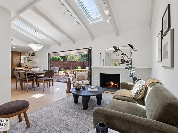3rd image of 206 Cardinal Road