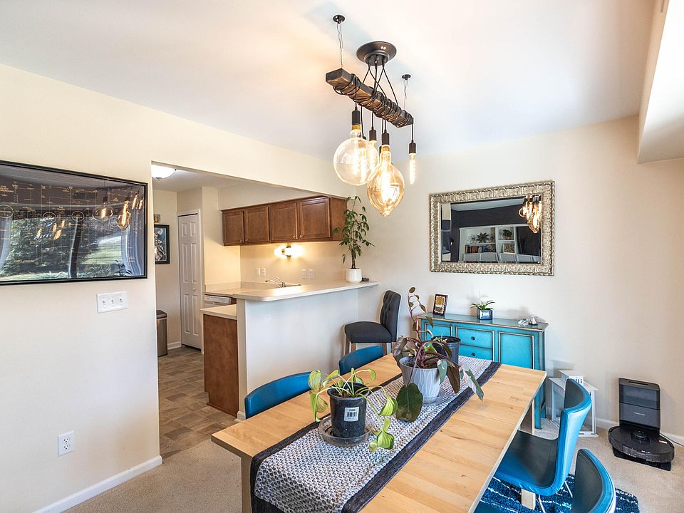 1st image of 1655 Riverside Dr APT 8