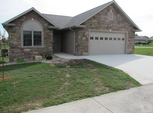 1604 E Ashford Cir, Mount Pleasant, IA 52641