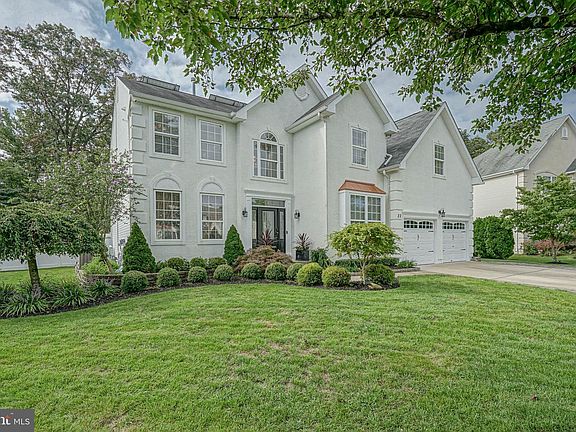 2nd image of 22 Heather Ln