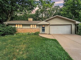 1524 Spring Valley Dr, Racine, WI 53405