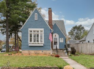 192 S Edison Ave, Elgin, IL 60123