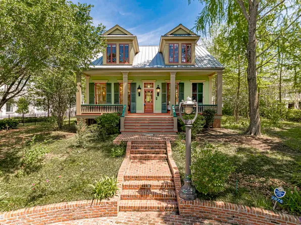 2875 E Lakeshore Dr, Baton Rouge, LA 70808