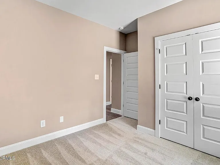 239 Ingle St — Photo 15