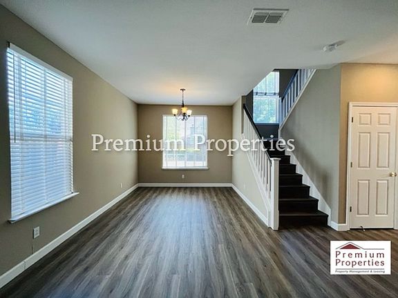 5th image of 46 Casablanca St