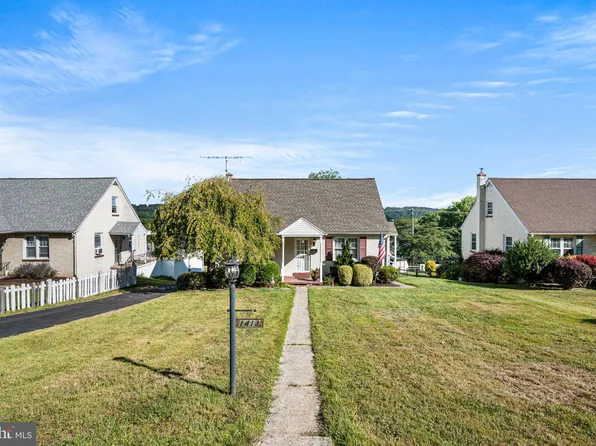 1413 Oak St, Coatesville, PA 19320