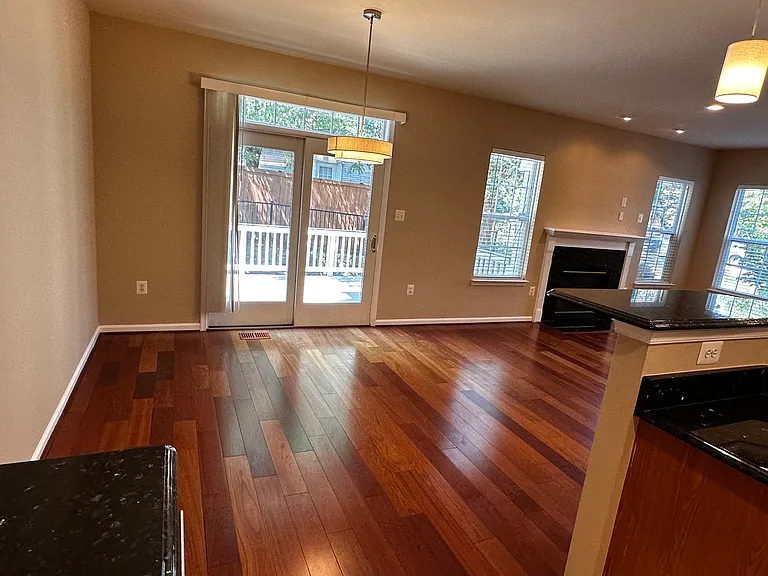 9570 Linnett Hill Dr — Photo 16