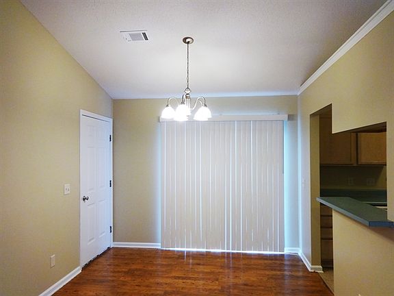 4th image of 50 Pelican St