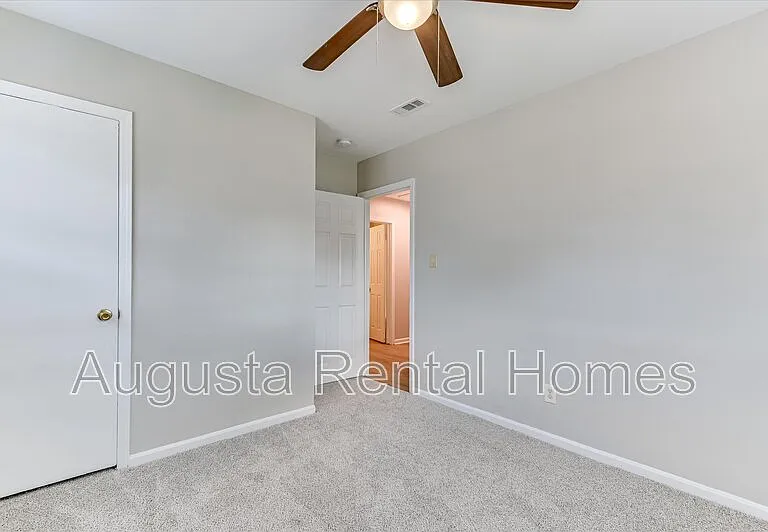 329 E View Dr — Photo 24