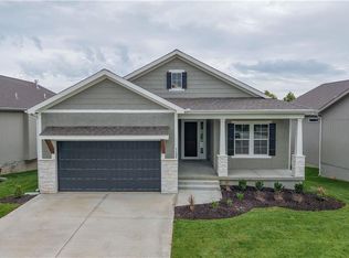 1132 SW Whitby Dr, Lees Summit, MO 64083