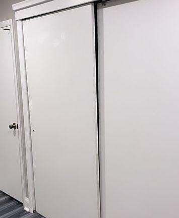 1 floor bedroom closet 