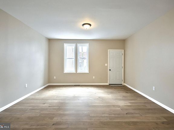 3rd image of 109 W 6th Ave
