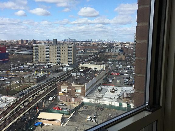 4th image of 2940 W 5th St APT 15C