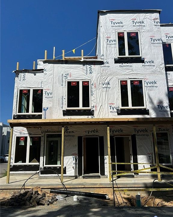 1st image of 117 W 10th St