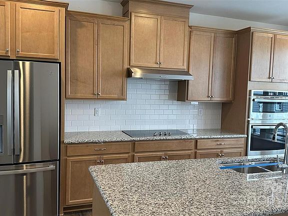 3rd image of 3214 Stelfox St #1