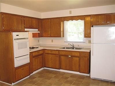 5th image of 660 W Drummond Dr
