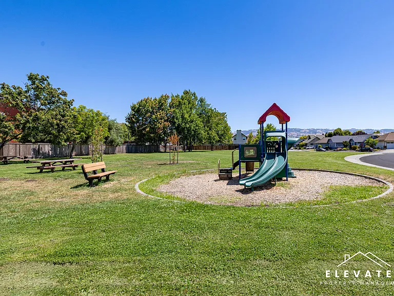 938 Wood Sorrel Dr — Photo 24
