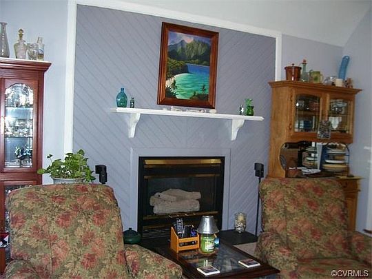 3rd image of 4000 Mariposa Dr