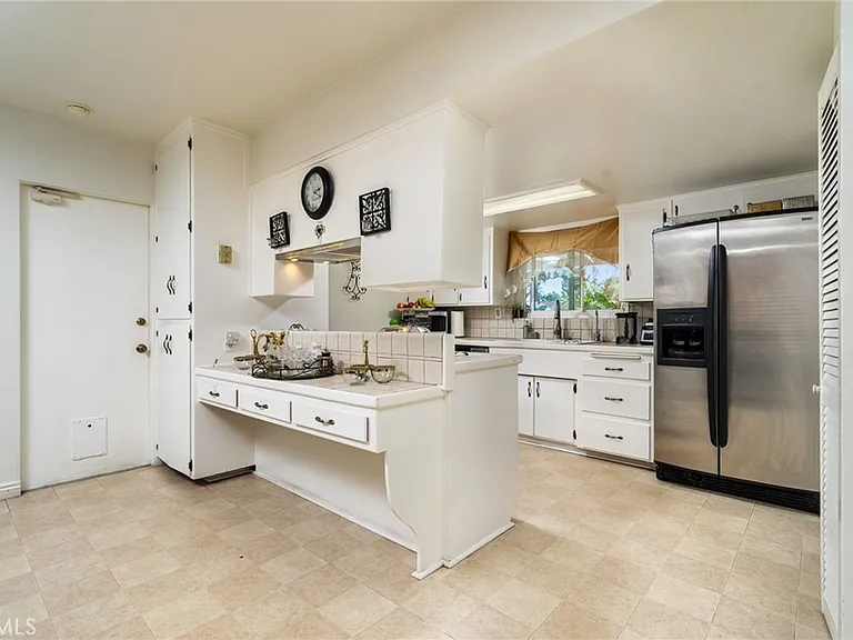 5035 Carlingford Ave — Photo 10