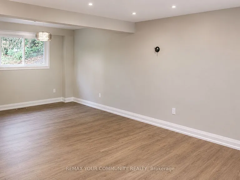 77 Beswick Dr — Photo 6