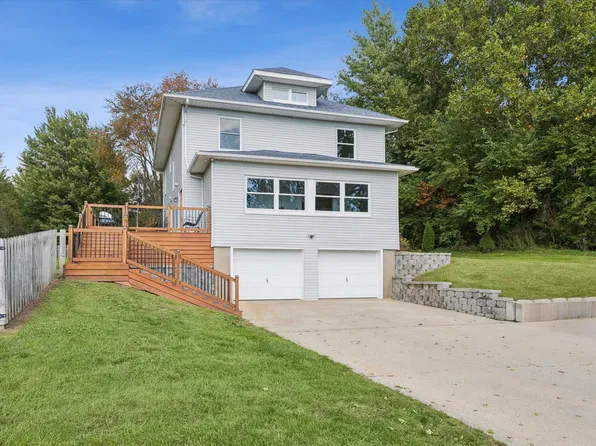 2948 245th St, De Witt, IA 52742