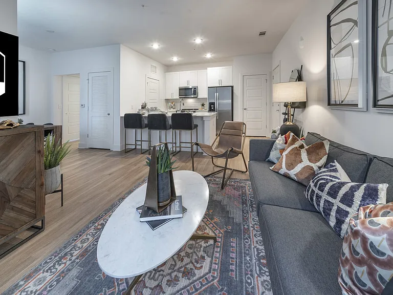 The Collins Apartments — Photo 12