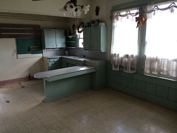 4th image of 330 E Vaughan St