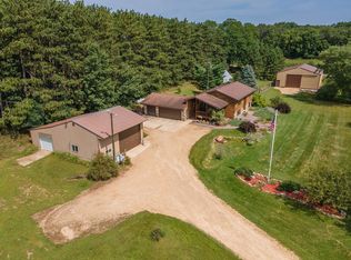 W3228 Grouse Rd, Pardeeville, WI 53954