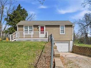 6200 NE Russell Rd, Kansas City, MO 64117