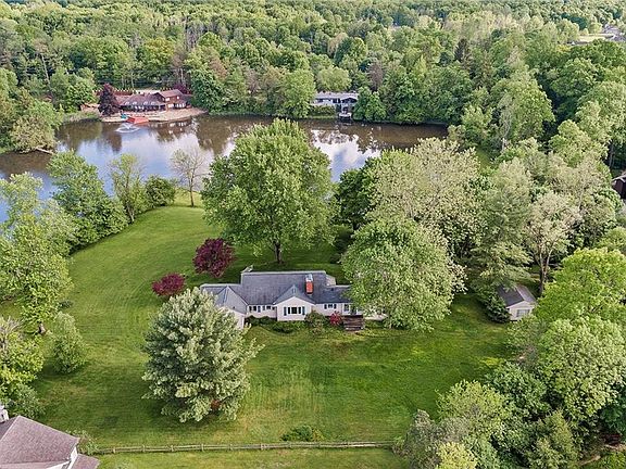5th image of 45 Ingleside Dr