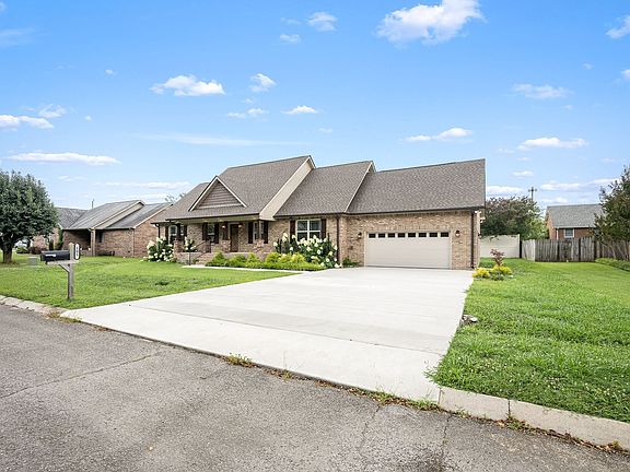 3rd image of 105 Cumberland Ct