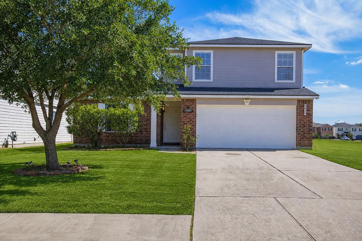 3 bed, 2.5 bath, 2682 sqft, $2,200 — Photo 1