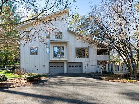 3rd image of 31 Coventry Dr SE