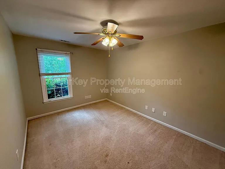 103 Miramar Ct — Photo 14