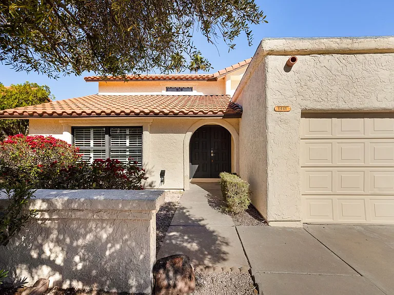 1441 N El Camino Dr — Photo 3