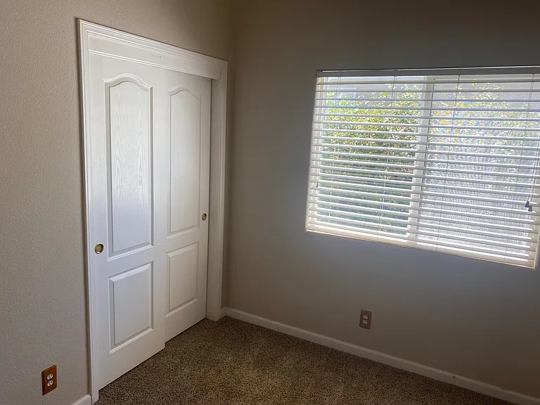 490 Briarwood Dr — Photo 27