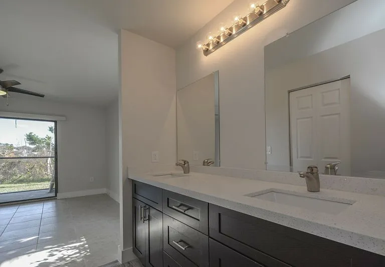 Lakeshore Club — Photo 5