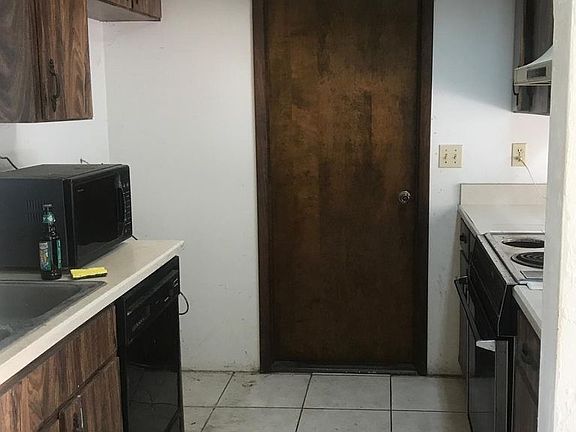 4th image of 1303 Granada Ave