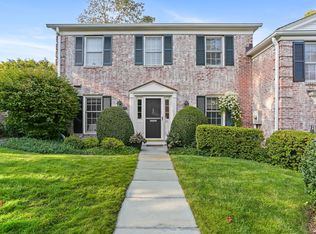 Prides Crossing, New Canaan, CT 06840