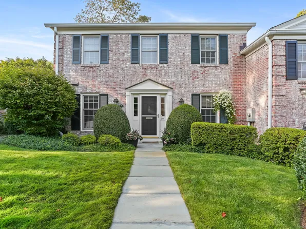 312 Elm Street #20, New Canaan, CT 06840