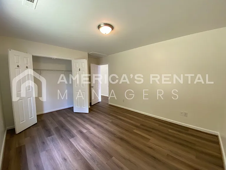 21880 Eastern Valley Rd — Photo 18