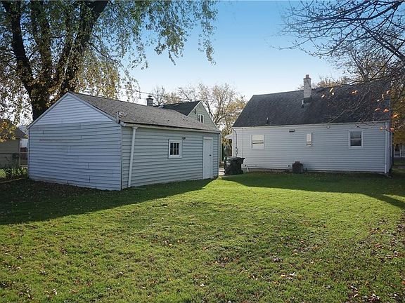 2nd image of 57 Nicholas Dr N