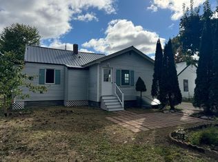 46 Elizabeth St, Presque Isle, ME 04769