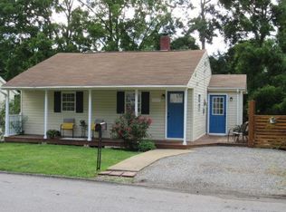 408 Montgomery Ave, Staunton, VA 24401