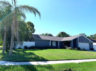 601 Hickory Lake Dr, Brandon, FL 33511