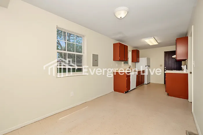 8346 Eagle Pass Dr — Photo 6