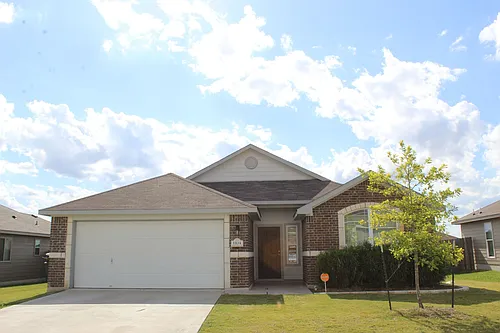 1104 Jamestown Dr Photo 1