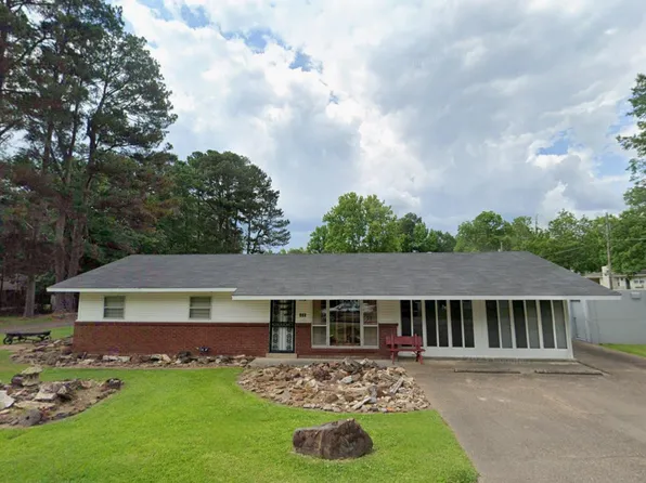 109 E Spratlin St, Bruce, MS 38915