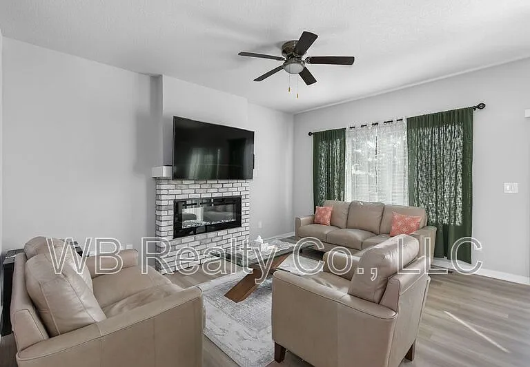 4736 NW 167th St — Photo 10